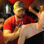 tatuator-14-noiembrie-foto-Stefan-Dinu-tatuaj-tipa