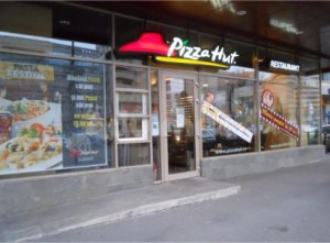 Pizza scade, prețurile rămân