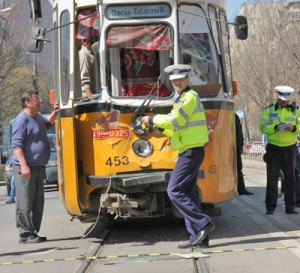 Angajaţii ApaVital au ajuns să le dea la gioale celor de la RATP